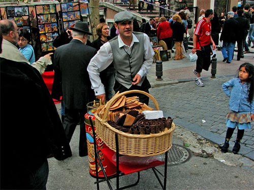 Men dress-up as chulapo in Madrid